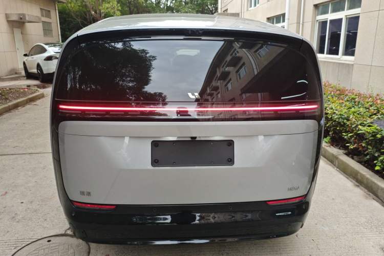 Used Li Auto MEGA 2025 Home Family Special Edition
