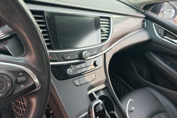 Used Buick LaCrosse 2022 552T Luxury Version Audio And AC Panel