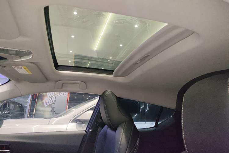 Used Toyota IZOA 2022 2.0L Yixing Version