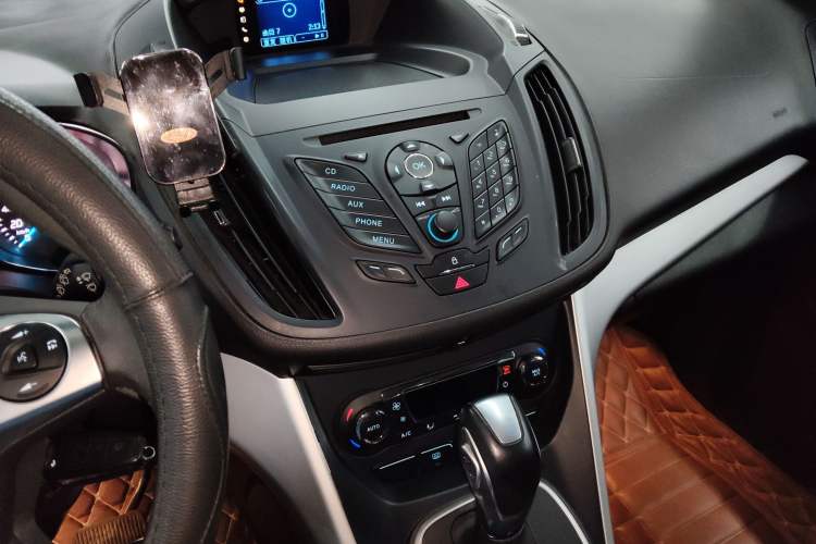 Used Ford Kuga 2015 1.5L GTDi Two-Wheel Drive Fashion Edition Audio And AC Panel