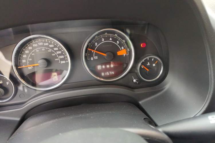 Used Jeep Compass 2014 2.0L two-wheel drive luxury version Odometer Close Up