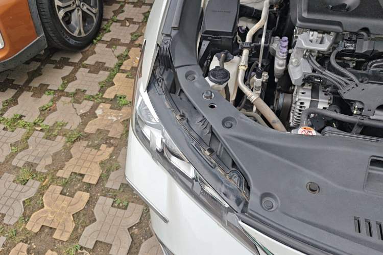 Used Toyota Avalon 2019 2.5L Touring Premium Version China VI Standard Right Front Headlight