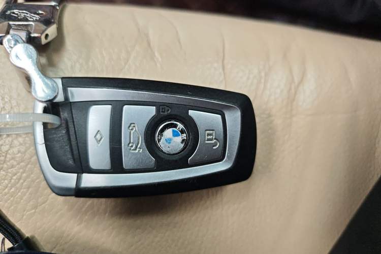 Used BMW 5 Series 2013 525Li Luxury Model