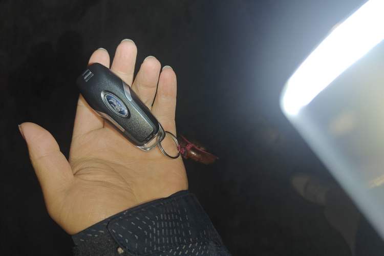 Used Ford Edge 2016 EcoBoost 245 Two-Wheel-Drive Titanium 7-Seater
