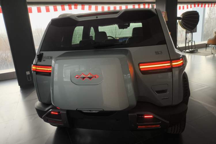 Used Formula Leopard Titanium 3 2025 501 km Range Rear-Wheel Drive Intelligent Driving Pro Version