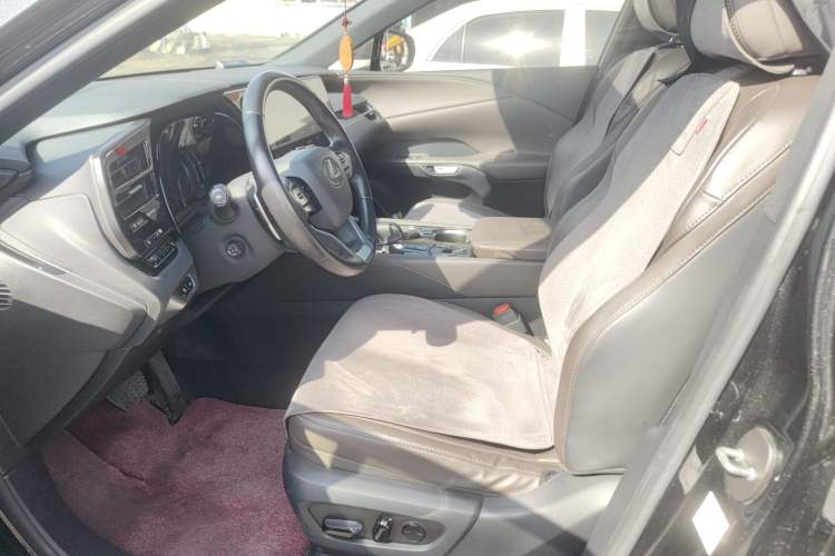 Used Lexus RX 2023 350h Four-Wheel Drive Enjoyment Version Left Front Seat