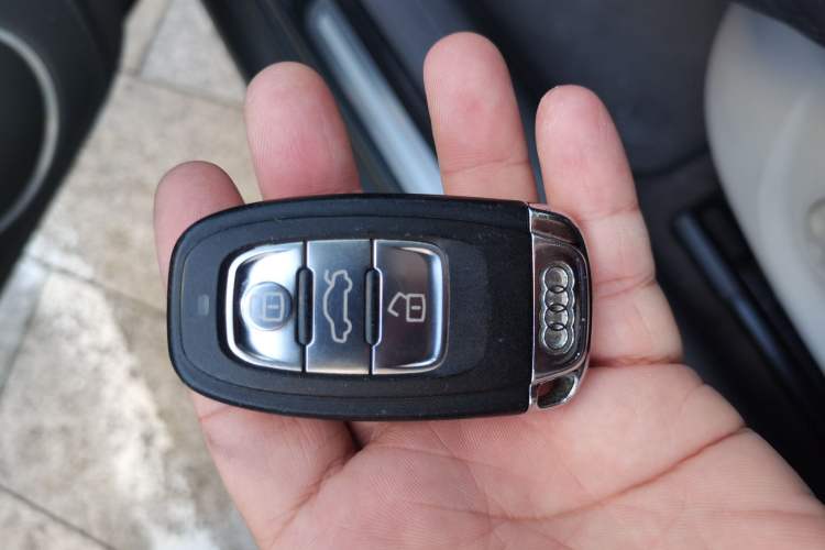 Used Audi A4L 2010 2.0 TFSI Luxury Model
