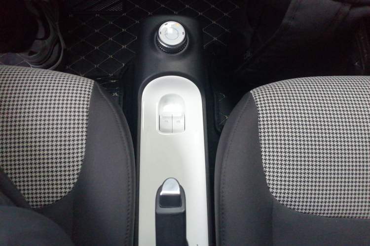 Used Wuling Hongguang MINIEV 2024 3rd Generation 215km Advanced Version
