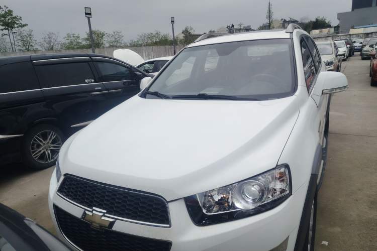 Used Chevrolet Captiva 2014 2.4L 4x4 Flagship Edition 7 Seats Front