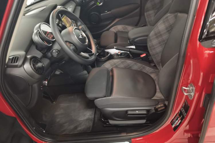 Used MINI MINI 2015 1.5T COOPER Fun Five-Door Edition
