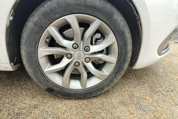 Used Geely Auto Emgrand GL 2017 1.3T DCT Elite Model Right Front Wheel Hub