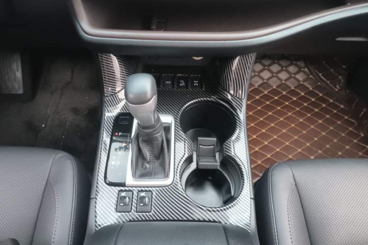 Used Toyota Highlander 2018 2.0T Four-Wheel Drive Luxury Version 7 Seats China VI Standard