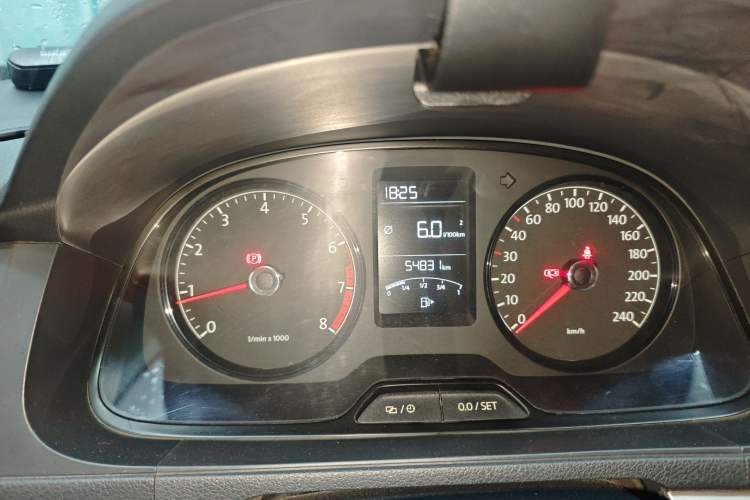 Used Volkswagen Lavida 2013 Revised Classic 1.6L Manual Fashion Edition Instrument Cluster