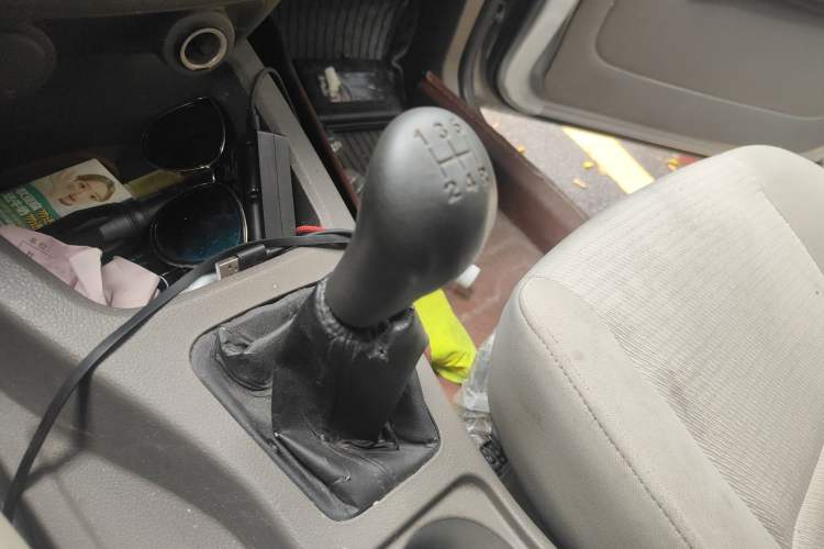 Used Wuling Rongguang V 2018 1.5L Standard Version Gear Lever