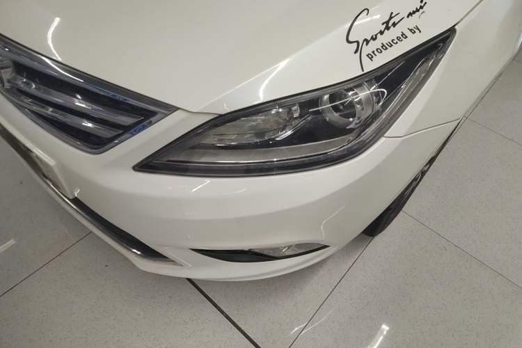 Used CHANGAN Eado 2016 1.6L Manual Fashion Edition Left Front Headlight