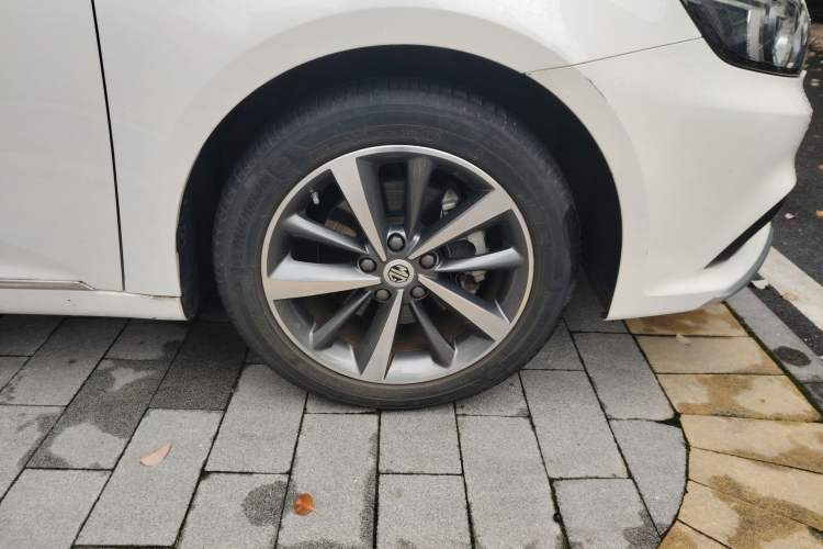 Used MG 6 2019 20T Automatic Sport Edition Right Front Wheel Hub