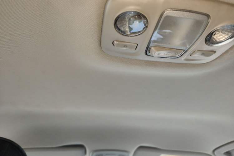 Used Citroen C4 Sega 2016 1.6L Automatic Luxury Model Headliner