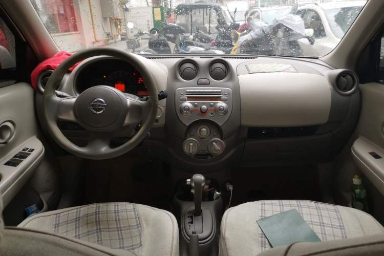 Used Nissan March 2015 1.5L Automatic E-Xuan Edition
