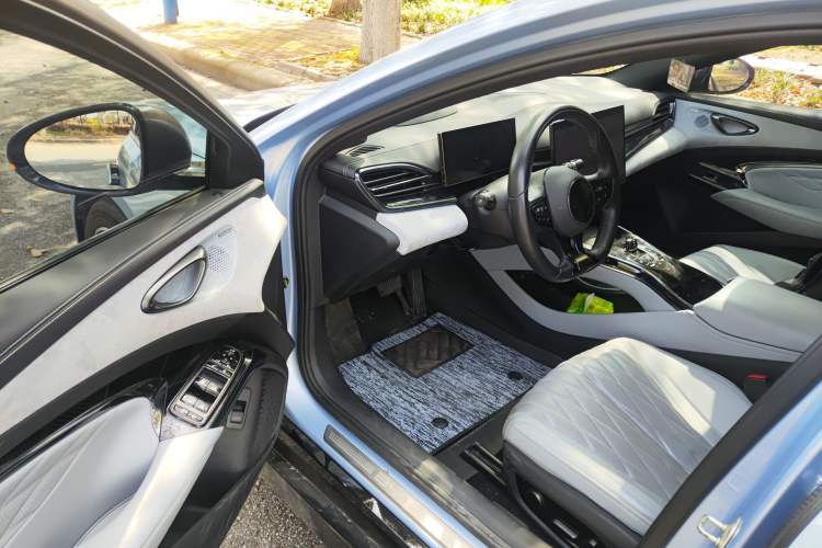 Used BYD Seal 2022 650 km All-Wheel-Drive Performance Version
