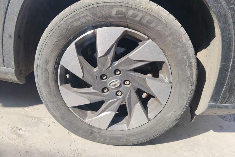 Used GAC Trumpchi GS4 2021 270T Automatic Elite Tech Edition Right Front Wheel Hub