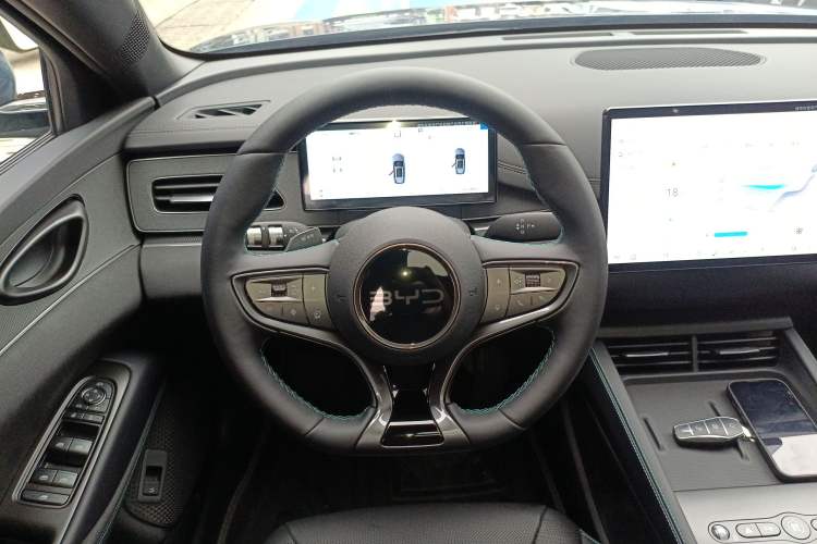 Used BYD Seal 06 DM-i Touring 2025 Model DM-i 150KM Deluxe Steering Wheel