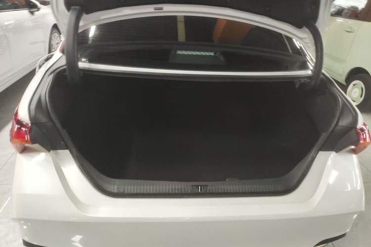 Used Toyota Avalon 2019 2.0L Ambition Edition China VI