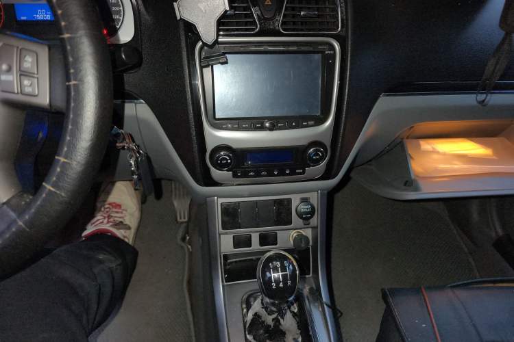 Used Geely Auto Classic Emgrand 2012 Sedan 1.5L Manual Standard Model
