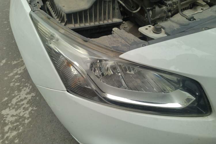 Used Chevrolet Cruze 2015 1.5L Classic SL MT Right Front Headlight