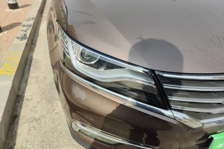 Used Roewe RX5 2016 20T Two-Wheel Drive Automatic Internet Smart Edition
