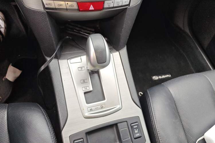 Used Subaru Outback 2010 2.5i Luxury Edition Gear Lever