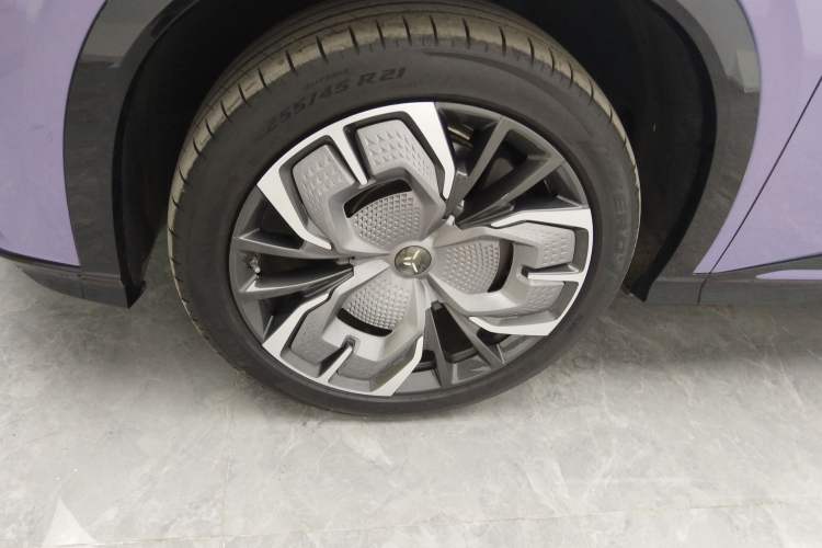 Used Hongqi Tiangong 08 2025 680 Ultra Four-Wheel-Drive Version
