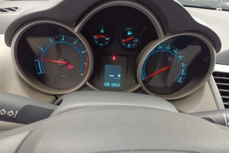 Used Chevrolet Cruze 2013 1.6L SL MT Instrument Cluster