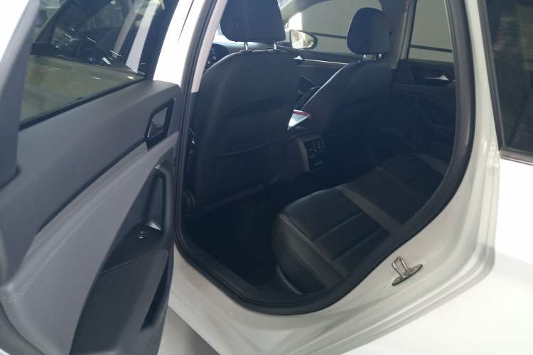 Used Volkswagen Sagitar 2020 280TSI DSG Comfort Version China VI Standard Left Rear Seat