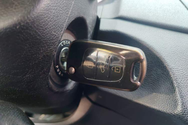 Used Hyundai Sonata 2011 2.0L Automatic Leading Edition Vehicle Key