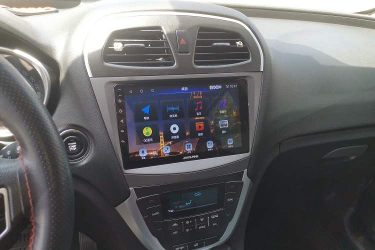 Used GAC Trumpchi GS5 Super 2015 2.0L Automatic Two-Wheel Drive Elite Edition Audio And AC Panel