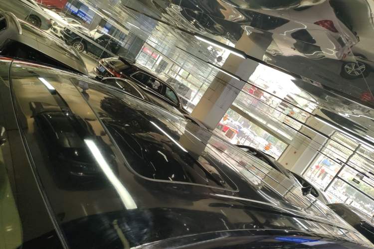 Used Denza D9 2022 DM-i 970 Four-Wheel Drive Prestige Model Roof