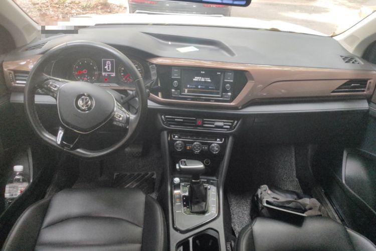 Used Volkswagen Tharu 2020 280TSI Two-Wheel Drive Comfort Edition China VI Standard Center Console