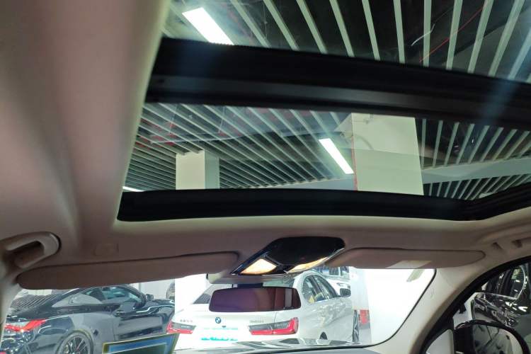 Used BMW X3 2023 Restyled xDrive30i Leading Edition M Night Sky Package Headliner