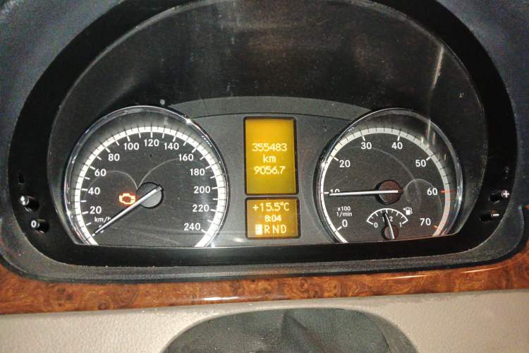 Used Mercedes-Benz Viano 2010 2.5L Luxury Edition