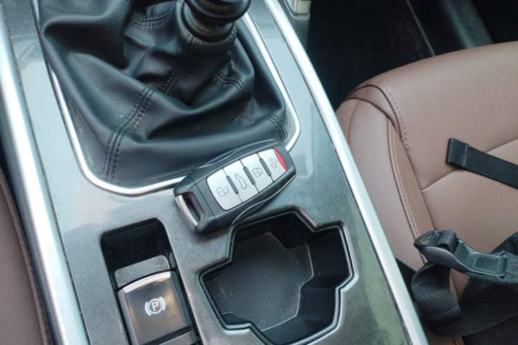 Used Haval H6 2021 Sport Edition 1.5T Manual Elite Smart Connectivity Model with Hexagonal Grille Vehicle Key