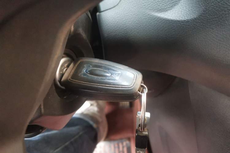 Used Ford Focus 2012 Hatchback 1.6L Automatic Fashion Edition Vehicle Key