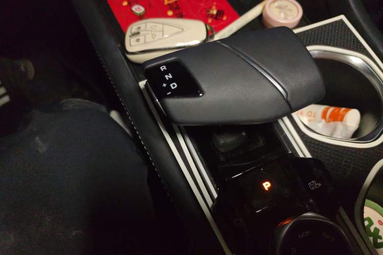 Used CHANGAN Eado 2024 PLUS Blue Whale NE 1.4T GDI DCT High-Energy Edition Gear Lever