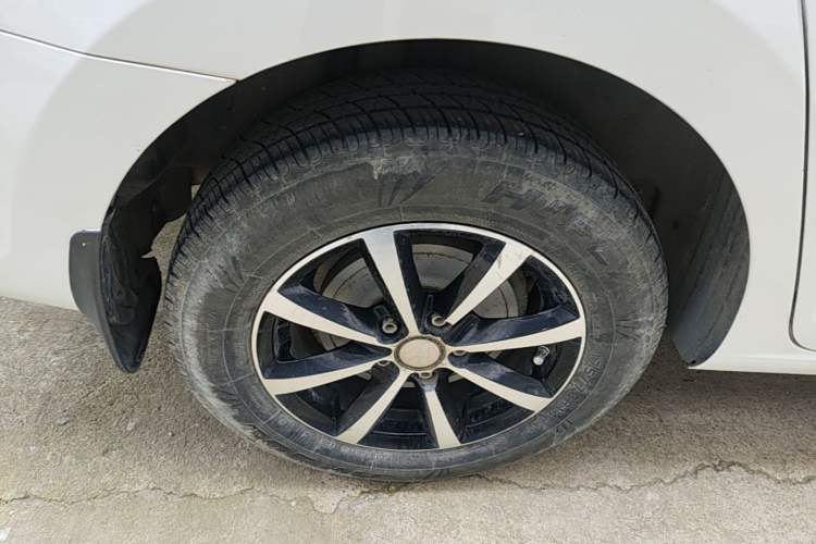 Used Volkswagen Santana 2015 1.4L Manual Fashion Edition Right Rear Wheel Hub