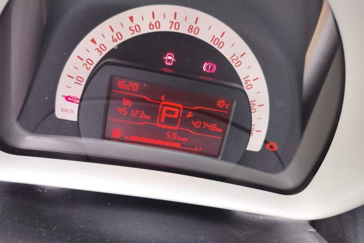 Used smart forfour 2016 1.0L 52 kW Dynamic Edition
