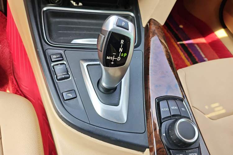 Used BMW 3 Series 2013 320Li Fashion Model
