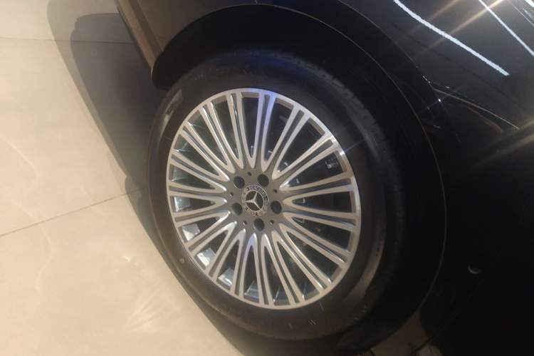 Used Mercedes-Benz E-Class 2023 Updated E 300 L Fashion Edition
