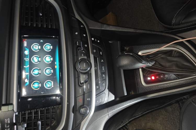 Used Buick GT 2019 18T Automatic Connected Elite Model China VI Standard Audio And AC Panel