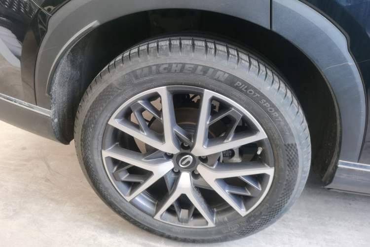 Used GAC Trumpchi GS8 2022 Linghang Series 2.0 TGDI Two-Wheel-Drive Luxury Smart Connectivity Version (7 Seats) Right Rear Wheel Hub