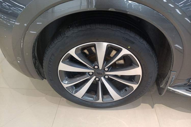 Used Li Auto ONE 2020 Extended-Range 6-Seater Version Left Front Wheel Hub