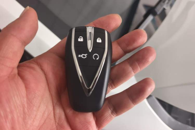 Used Changan UNI-V iDD 2024 Blue Whale Smart Electric iDD 136km Luxury Model